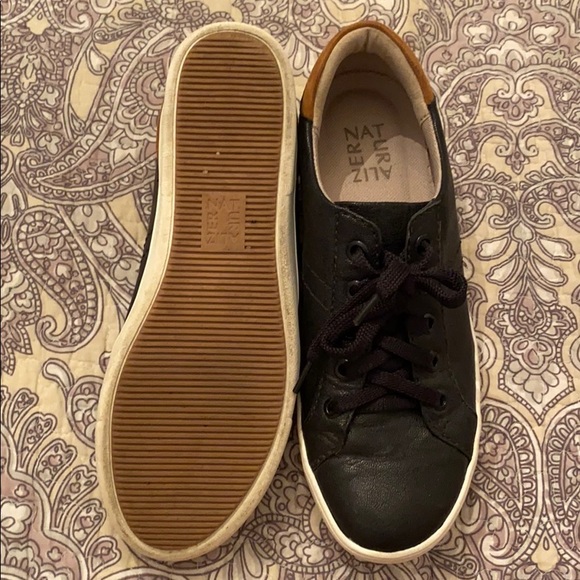 Naturalizer Sneakers - Picture 3 of 3